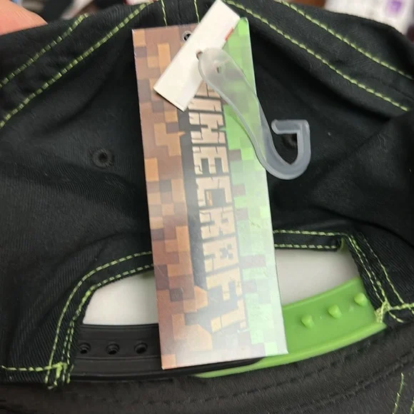 BNWT- Minecraft Creeper - Black and Green Cap/ Youth - 05FM - Picture 7 of 7